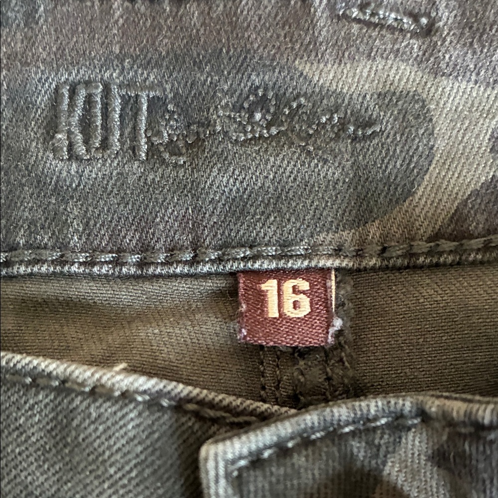 Kut from the Kloth Camouflage Ankle Skinny Jeans - Picture 7 of 9